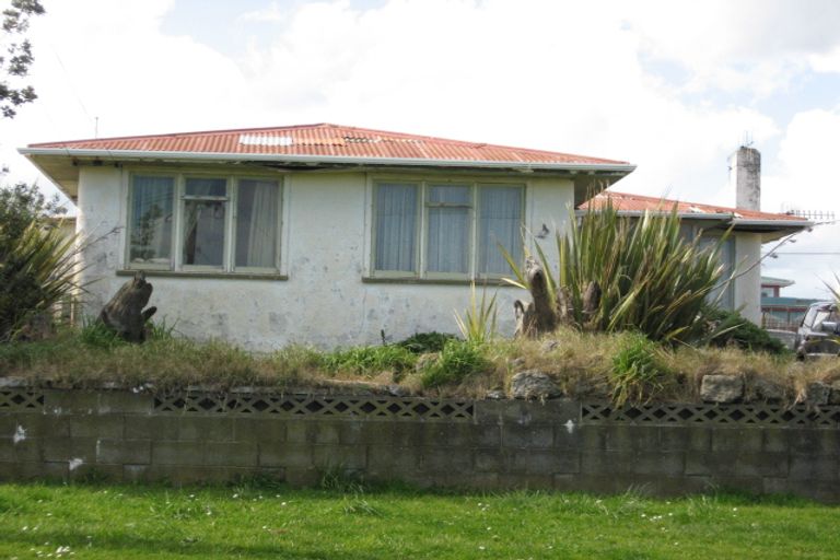 Photo of property in 8 Aotea Street, Castlecliff, Whanganui, 4501