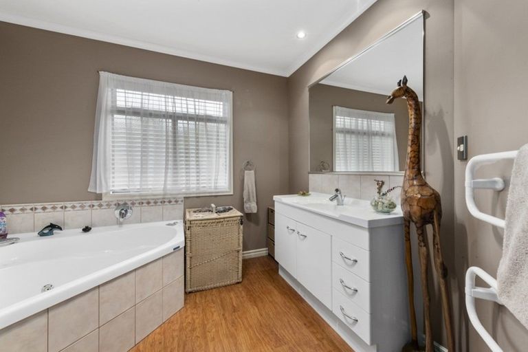 Photo of property in 2 Riverstone Drive, Welcome Bay, Tauranga, 3112