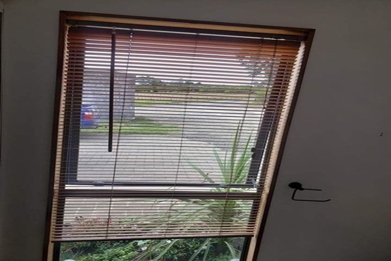 Photo of property in 60 Hanham Road, Kumeu, 0891