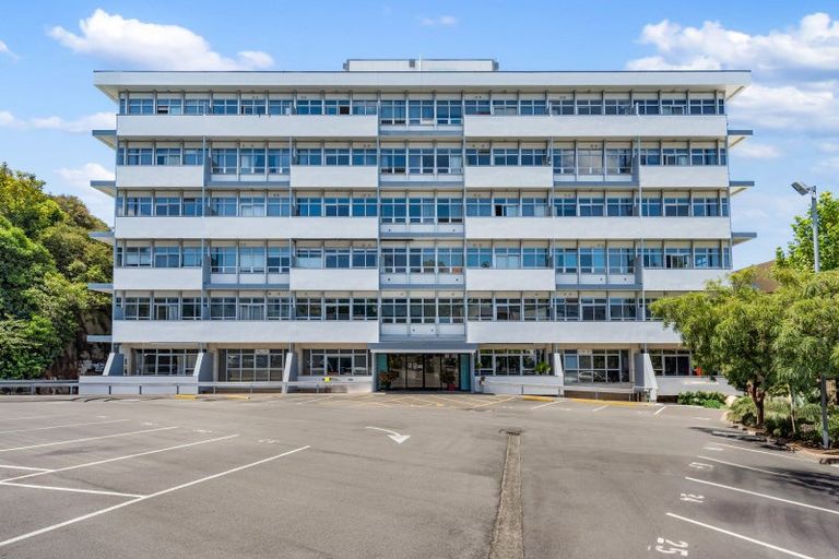 Photo of property in Mclean Towers, 3a/3 Shakespeare Road, Napier South, Napier, 4110