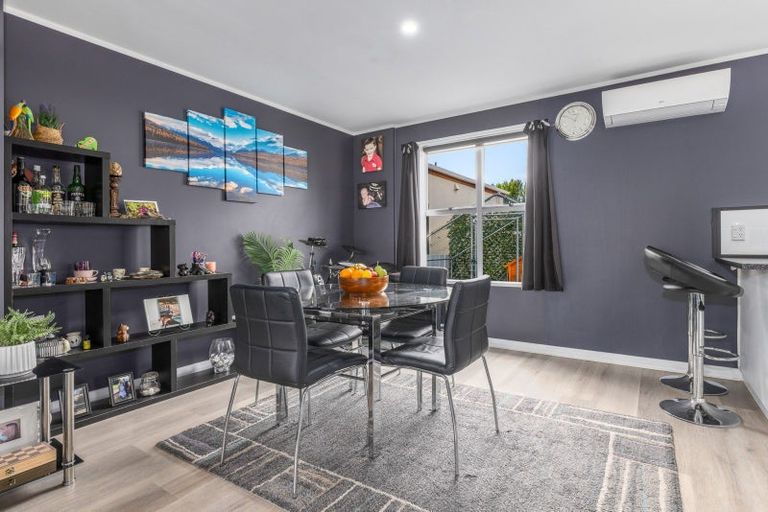 Photo of property in 2/3 School Road, Plimmerton, Porirua, 5026