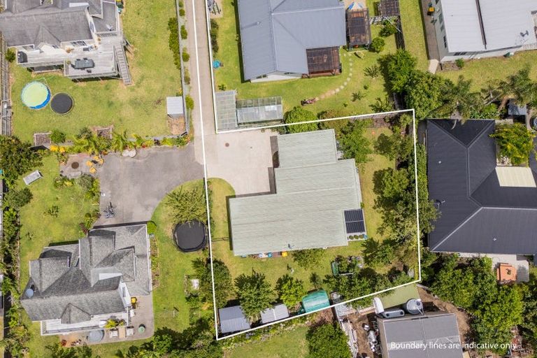 Photo of property in 7 Wells Place, Whitianga, 3510