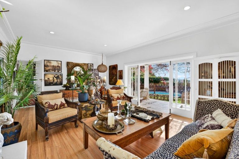 Photo of property in 56 Lucknow Road, Havelock North, 4130