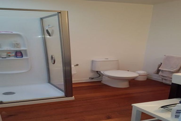 Photo of property in 6a Channel View Road, Campbells Bay, Auckland, 0630