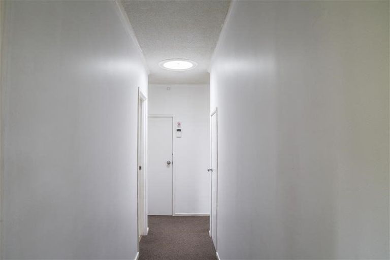 Photo of property in 3 Longburn Road, Henderson, Auckland, 0610