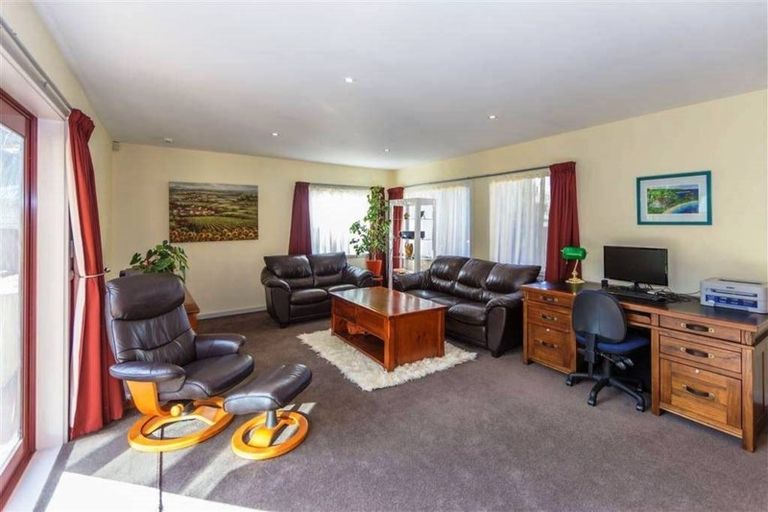 Photo of property in 51 Balgay Street, Upper Riccarton, Christchurch, 8041