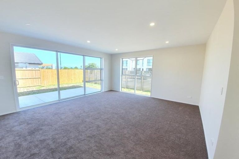 Photo of property in 10 Kapia Drive, Takanini, 2112