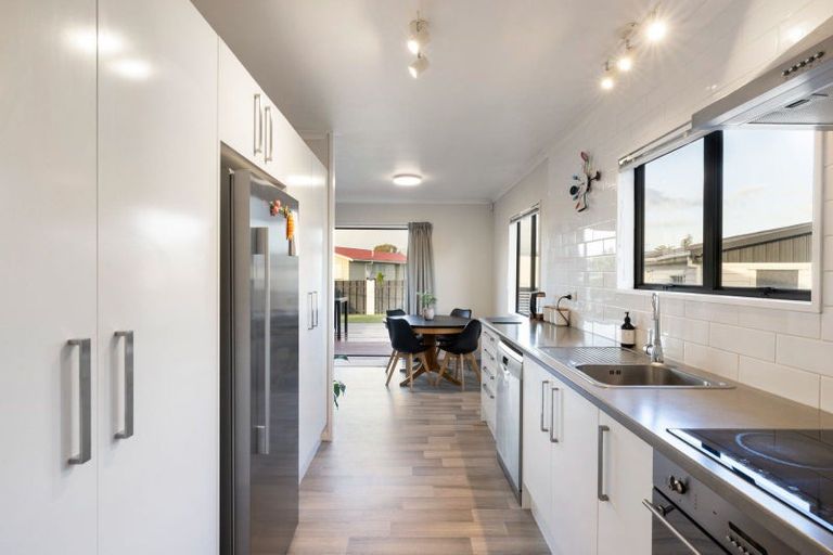 Photo of property in 5 Mckinley Place, Nawton, Hamilton, 3200