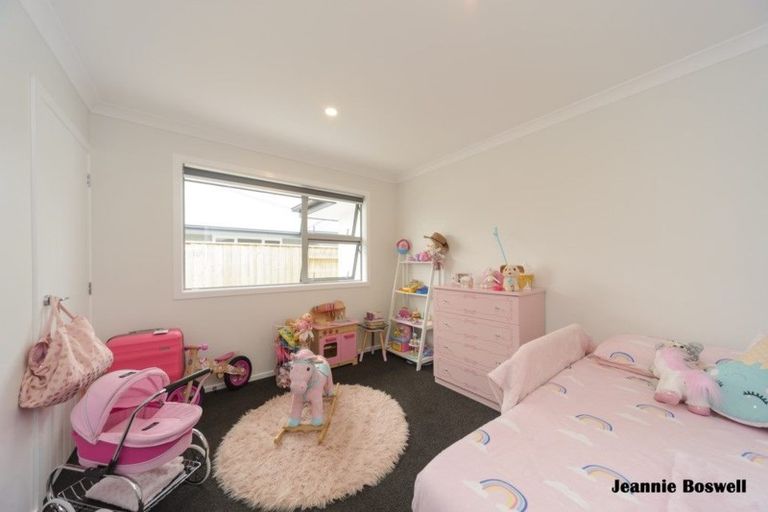 Photo of property in 14 Freedom Drive, Kelvin Grove, Palmerston North, 4414