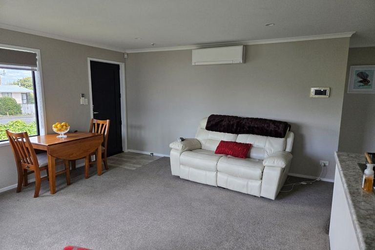 Photo of property in 1/144 Forest Lake Road, Forest Lake, Hamilton, 3200