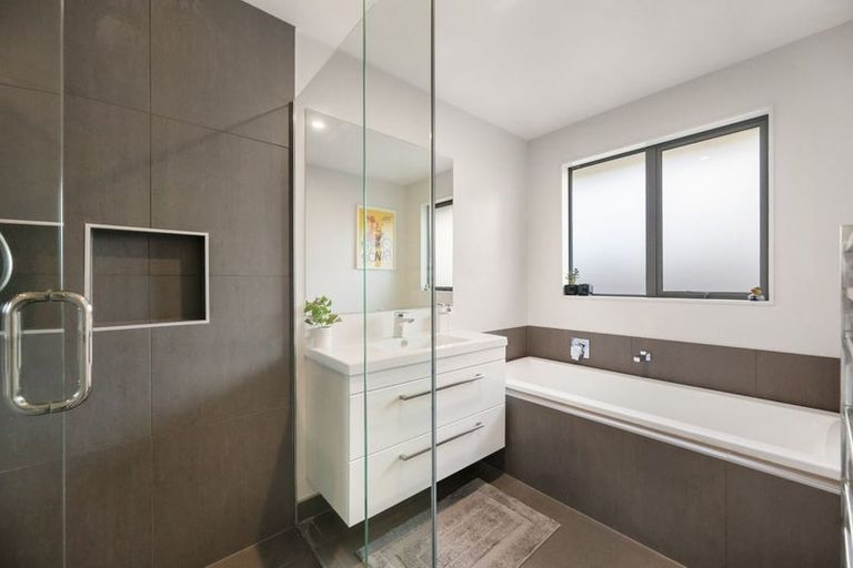Photo of property in 14 Criffel Place, Luggate, Cromwell, 9383