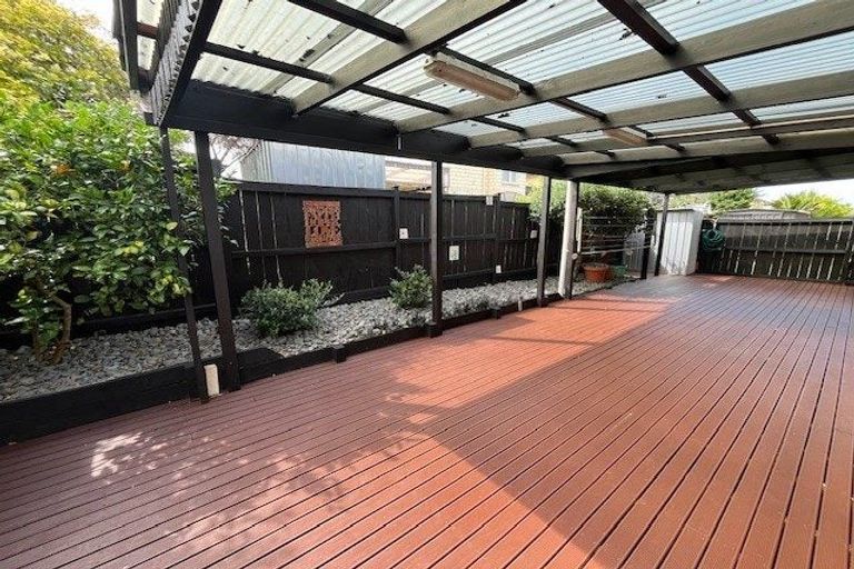 Photo of property in 26 Heidi Crescent, Flat Bush, Auckland, 2016