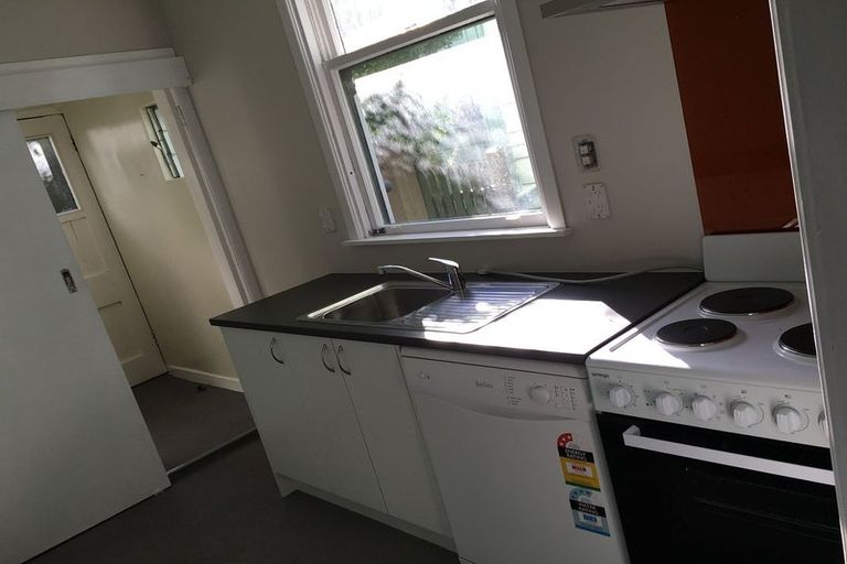 Photo of property in 24a Waripori Street, Berhampore, Wellington, 6023