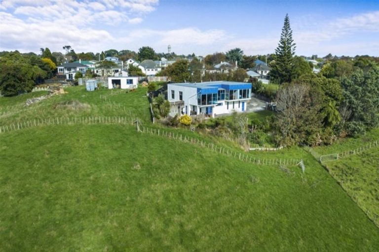 Photo of property in 8a Clifford Street, Hawera, 4610