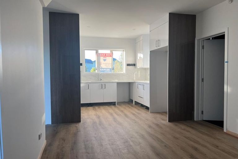 Photo of property in 25 Stitchbird Crescent, Papakura, 2110