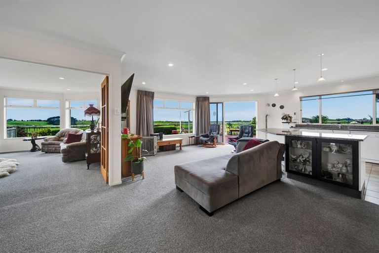 Photo of property in 10 Old Devon Road, Sentry Hill, New Plymouth, 4373