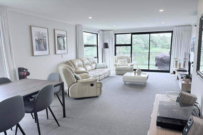 Photo of property in 12a Discovery Place, Marfell, New Plymouth, 4310