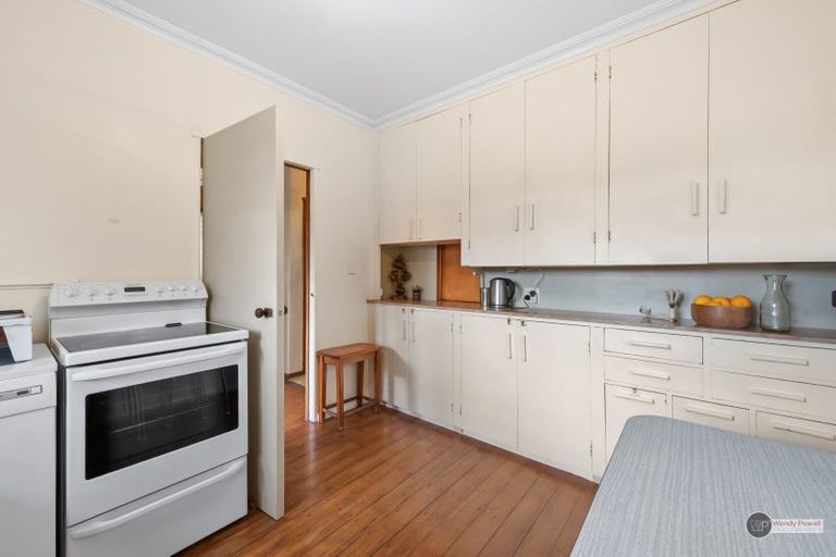 Photo of property in 11 Manuka Street, Stokes Valley, Lower Hutt, 5019