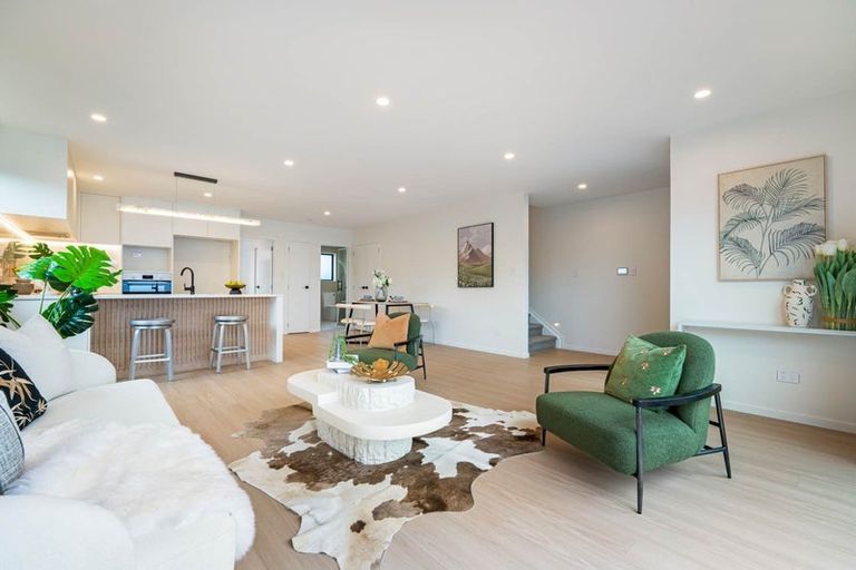 Photo of property in 31d Kurnell Drive, Botany Downs, Auckland, 2010