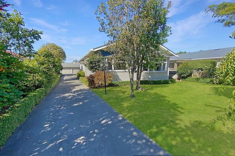 Photo of property in 38 Alpha Avenue, Strowan, Christchurch, 8052