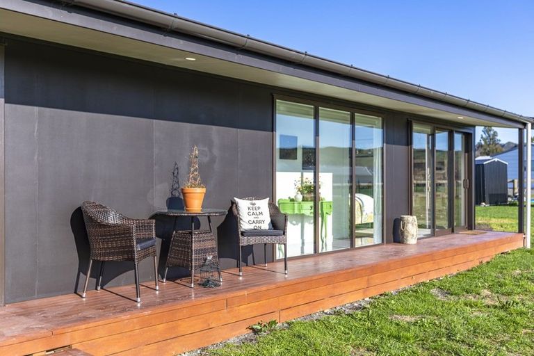 Photo of property in 20 White Road, Otane, 4202