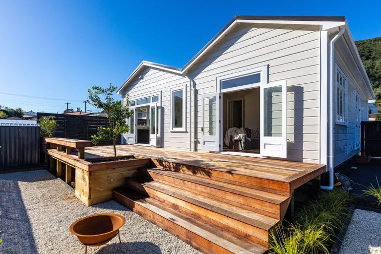 Photo of property in 95b Waikawa Road, Picton, 7220