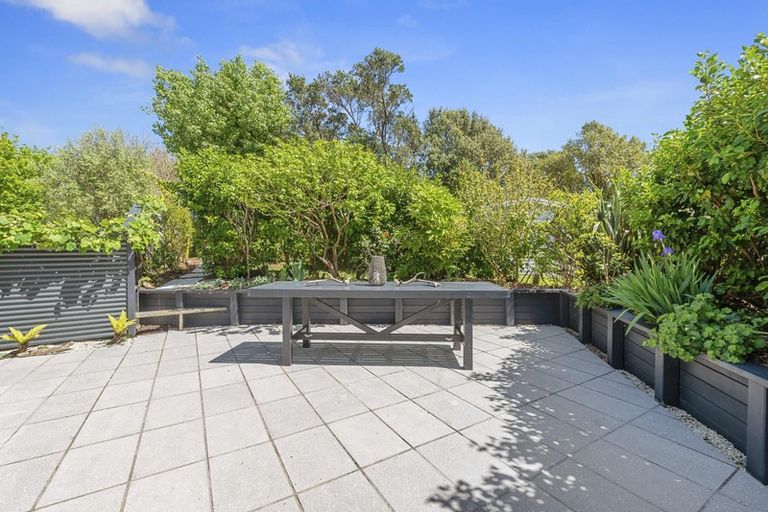 Photo of property in 133 Waitea Road, Muriwai, Waimauku, 0881