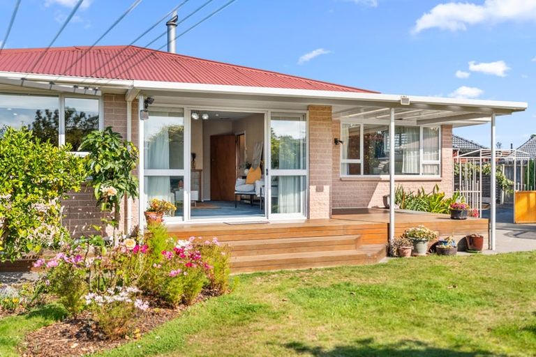Photo of property in 10 Ron Place, Bishopdale, Christchurch, 8051