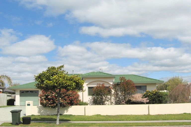 Photo of property in 156 Gravatt Road, Papamoa Beach, Papamoa, 3118