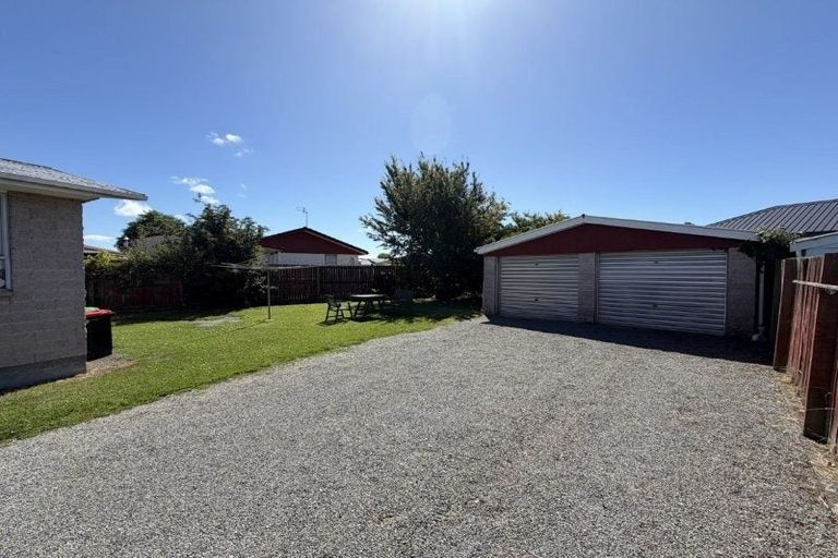 Photo of property in 12 Coates Place, Rangiora, 7400