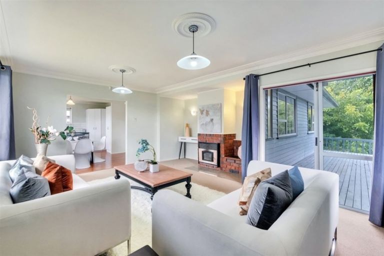 Photo of property in 11 South Pacific Place, Henderson, Auckland, 0612
