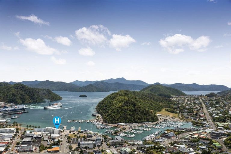 Photo of property in Oxleys Rock Apartments, 303/6 London Quay, Picton, 7220