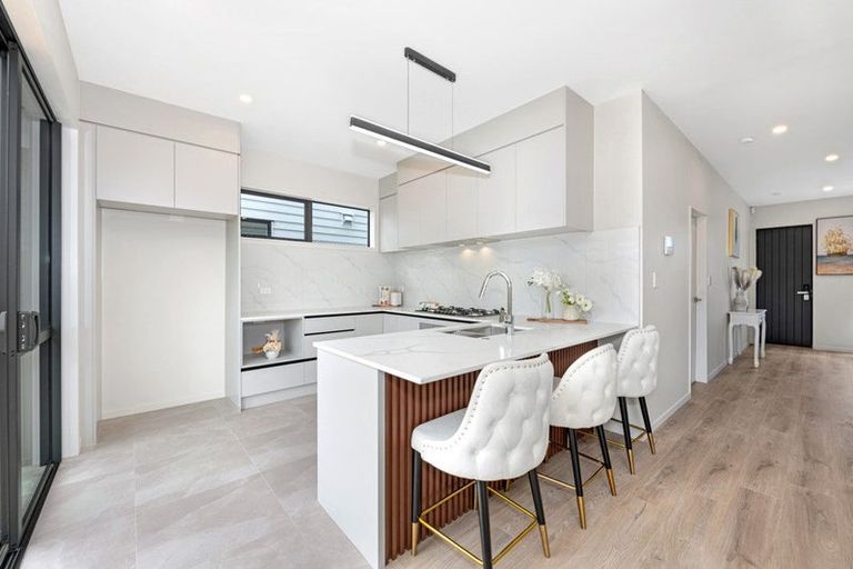 Photo of property in 23b Studfall Street, Pakuranga Heights, Auckland, 2010