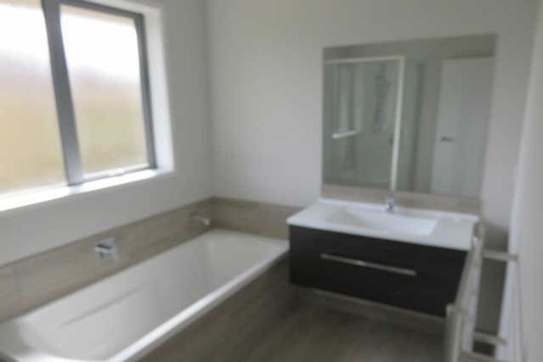 Photo of property in 281 Dixon Road, Fitzroy, Hamilton, 3206