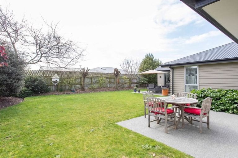 Photo of property in 48 Blue Gum Place, New Brighton, Christchurch, 8083