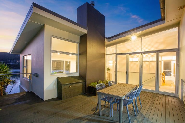 Photo of property in 40 Seaview Road, Paremata, Porirua, 5024