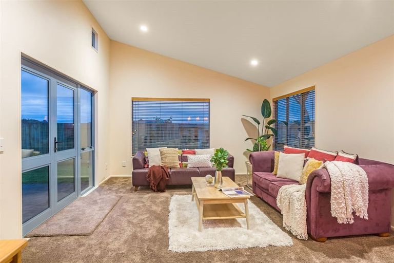 Photo of property in 60 Navigation Drive, Whitby, Porirua, 5024