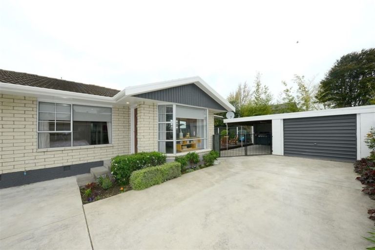 Photo of property in 2/47 Woodbury Street, Russley, Christchurch, 8042