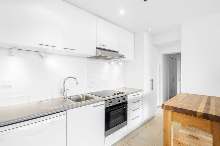 Photo of property in 1/39 Clarence Street, Devonport, Auckland, 0624