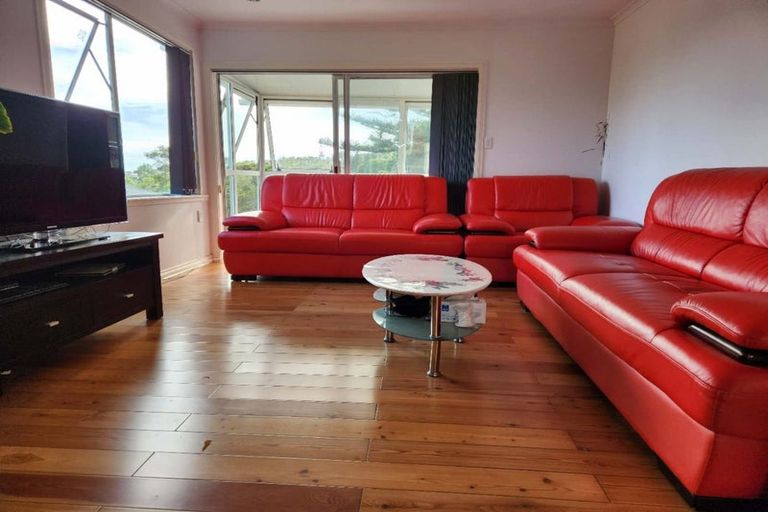 Photo of property in 2/19 Stanley Road, Glenfield, Auckland, 0629