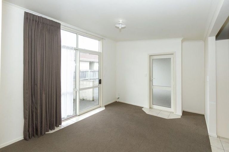 Photo of property in 8a Snead Place, Hamilton East, Hamilton, 3216