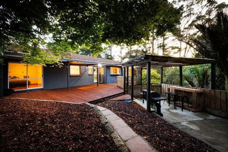 Photo of property in 140 Aokautere Drive, Fitzherbert, Palmerston North, 4410