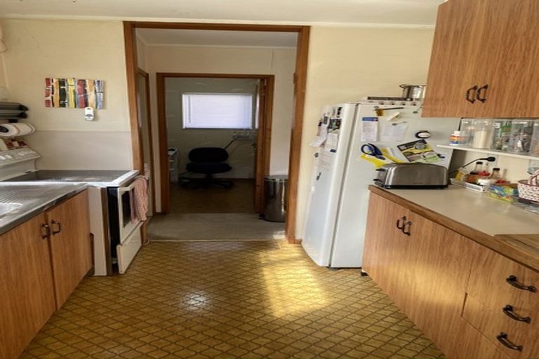 Photo of property in 1/11 Ocean View Road, Hillcrest, Auckland, 0627