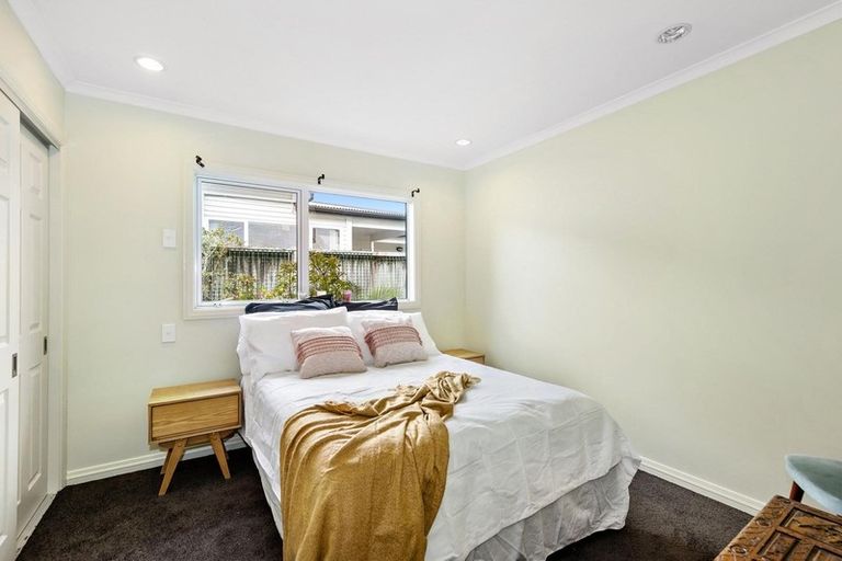 Photo of property in 42 Moa Road, Point Chevalier, Auckland, 1022