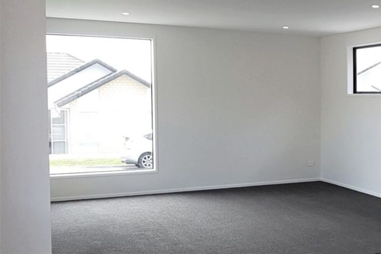 Photo of property in 43 Cilliers Drive, Silverdale, 0932