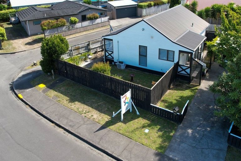 Photo of property in 79a Eatwell Avenue, Paraparaumu Beach, Paraparaumu, 5032