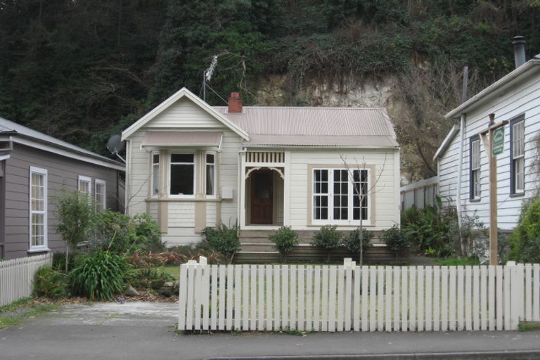 Photo of property in 103 Shakespeare Road, Bluff Hill, Napier, 4110