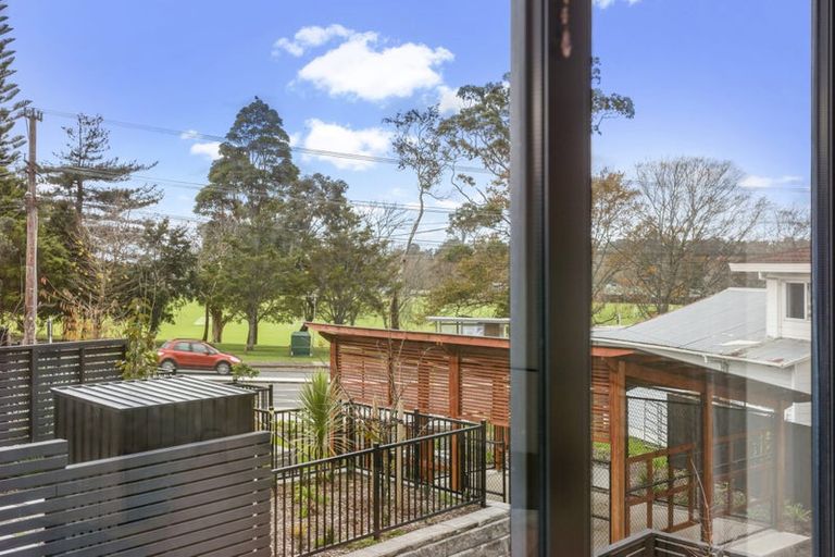 Photo of property in 22 Hoopers Road, Glen Eden, Auckland, 0602