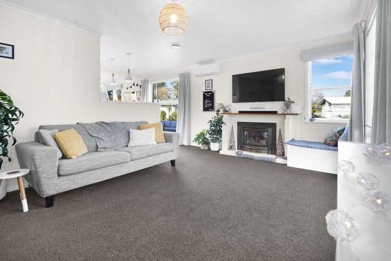 Photo of property in 14 Manapouri Place, Glenview, Hamilton, 3206