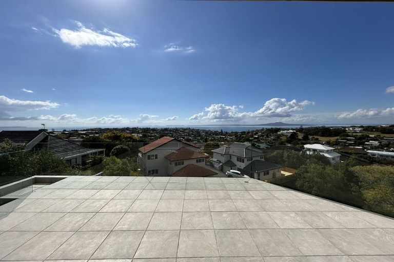 Photo of property in 7 Shearwater Rise, Rothesay Bay, Auckland, 0630